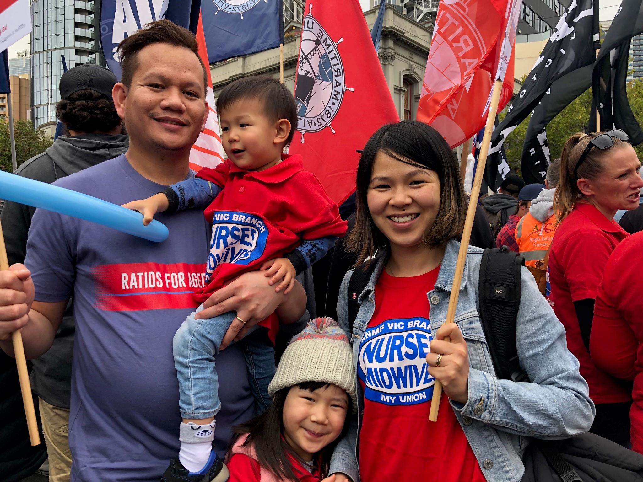 https://anmf-website-assets.s3.ap-southeast-2.amazonaws.com/app/uploads/2019/04/25004100/ANMF-family-at-Change-the-Rules-rally.jpg