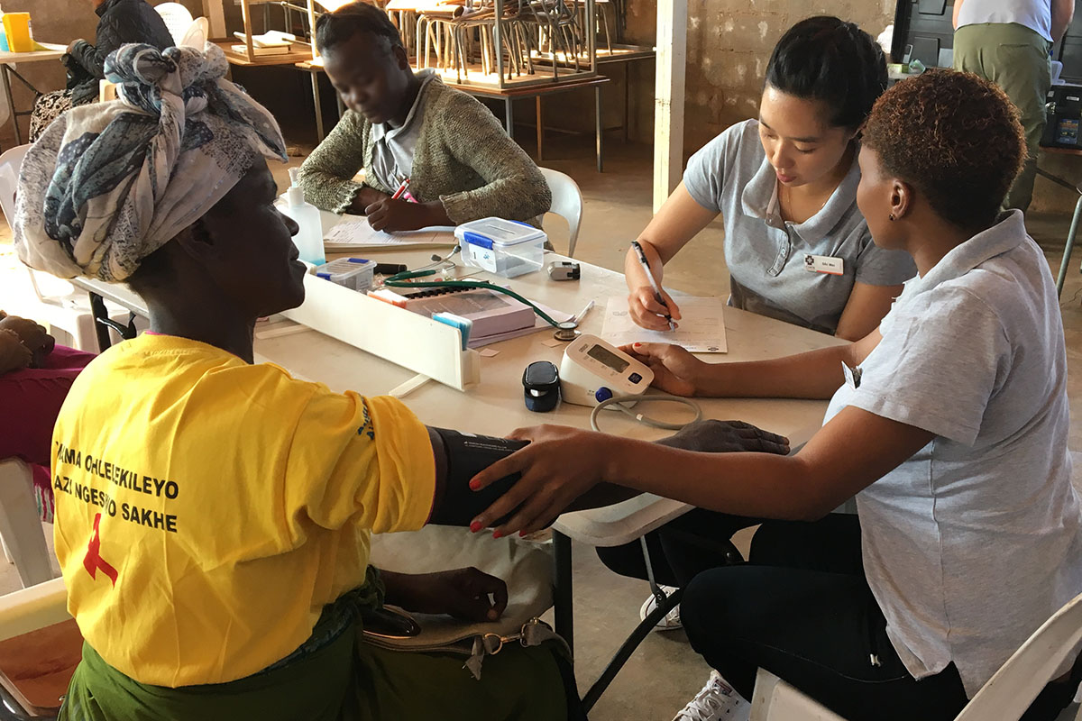 RN and midwife Shi Wei Tan on volunteering in Zimbabwe and PNG